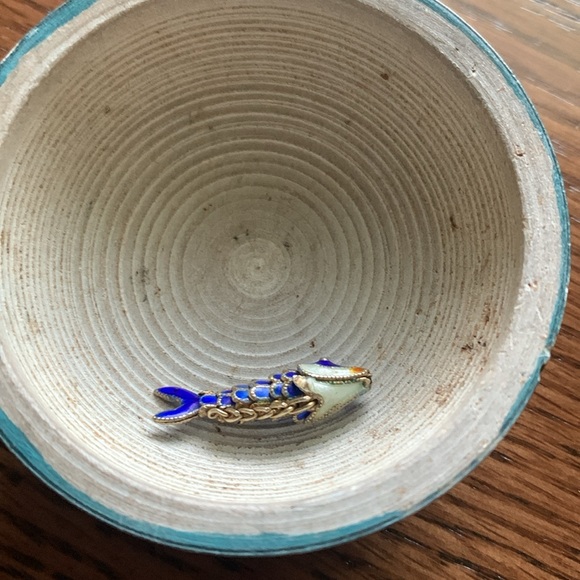 Vintage Chinese Cloisonné Fish Charms – Articulated Enamel Pendants - Picture 4 of 10